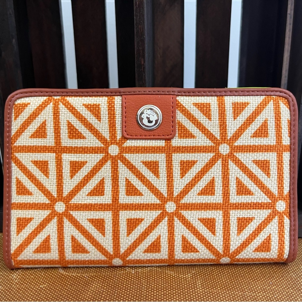 Spartina 449 Orange and Cream Geometric Zip Wallet